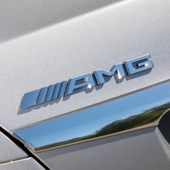 Emblema originala Mercedes-Benz AMG, pentru capota, 20 x 2.5 cm