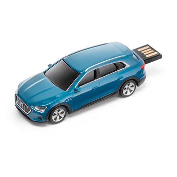 Memorie USB-stick, originala Audi, miniatura Audi e-tron Antigua Blue, capacitatea 32 GB