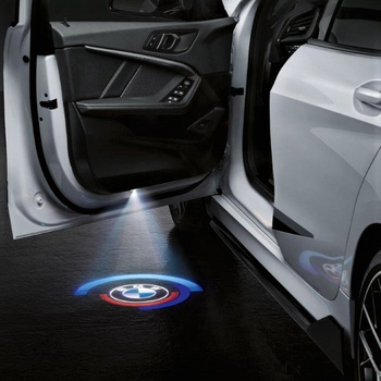 Lumini de intrare LED originale BMW, set logo BMW 50 ani M, filtre optice si lampa
